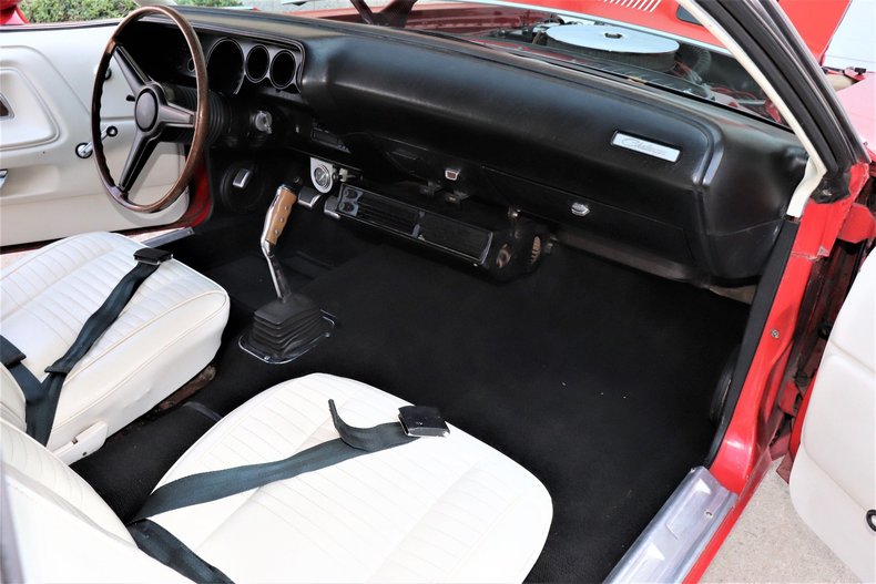 591101ec229b8 low res 1970 dodge challenger