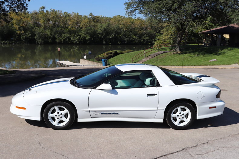 589832e3cf484 low res 1994 pontiac trans am