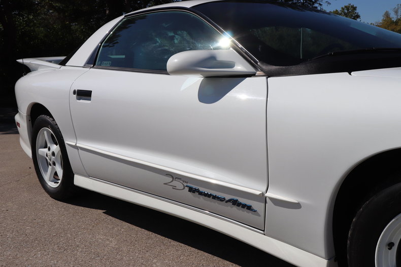 59010125f0200 low res 1994 pontiac trans am