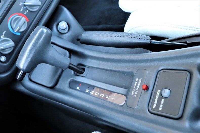 59033901a2534 low res 1994 pontiac trans am