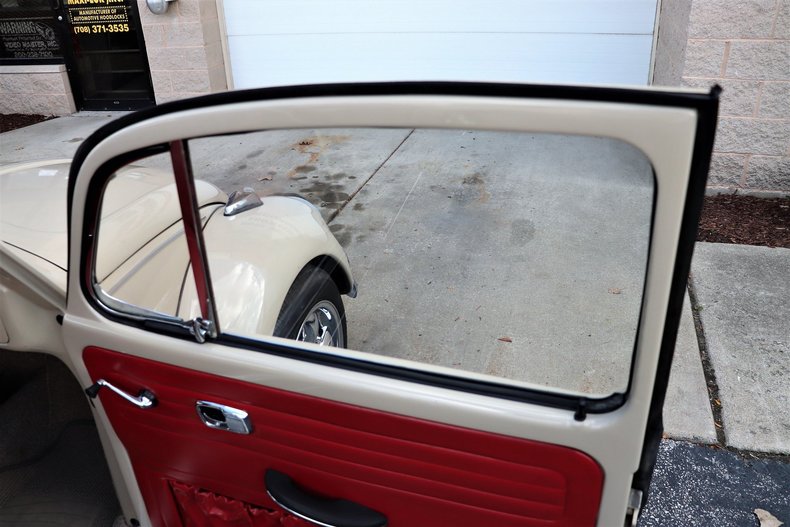 5966871556334 low res 1967 volkswagen beetle deluxe