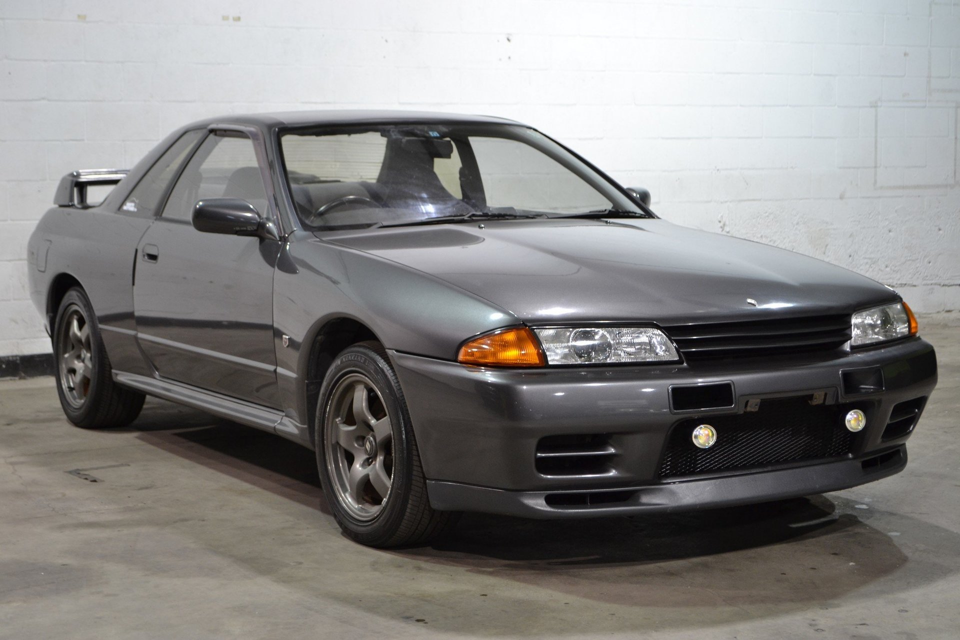 1992 Nissan Skyline GTR | Montu Motors