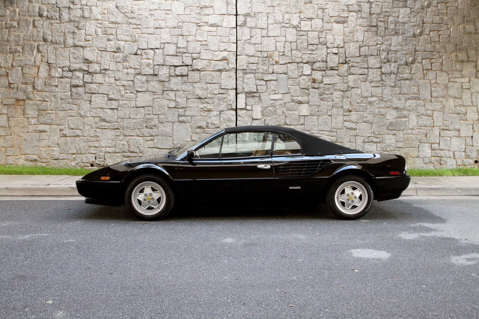 18 Ferrari Mondial Pictures