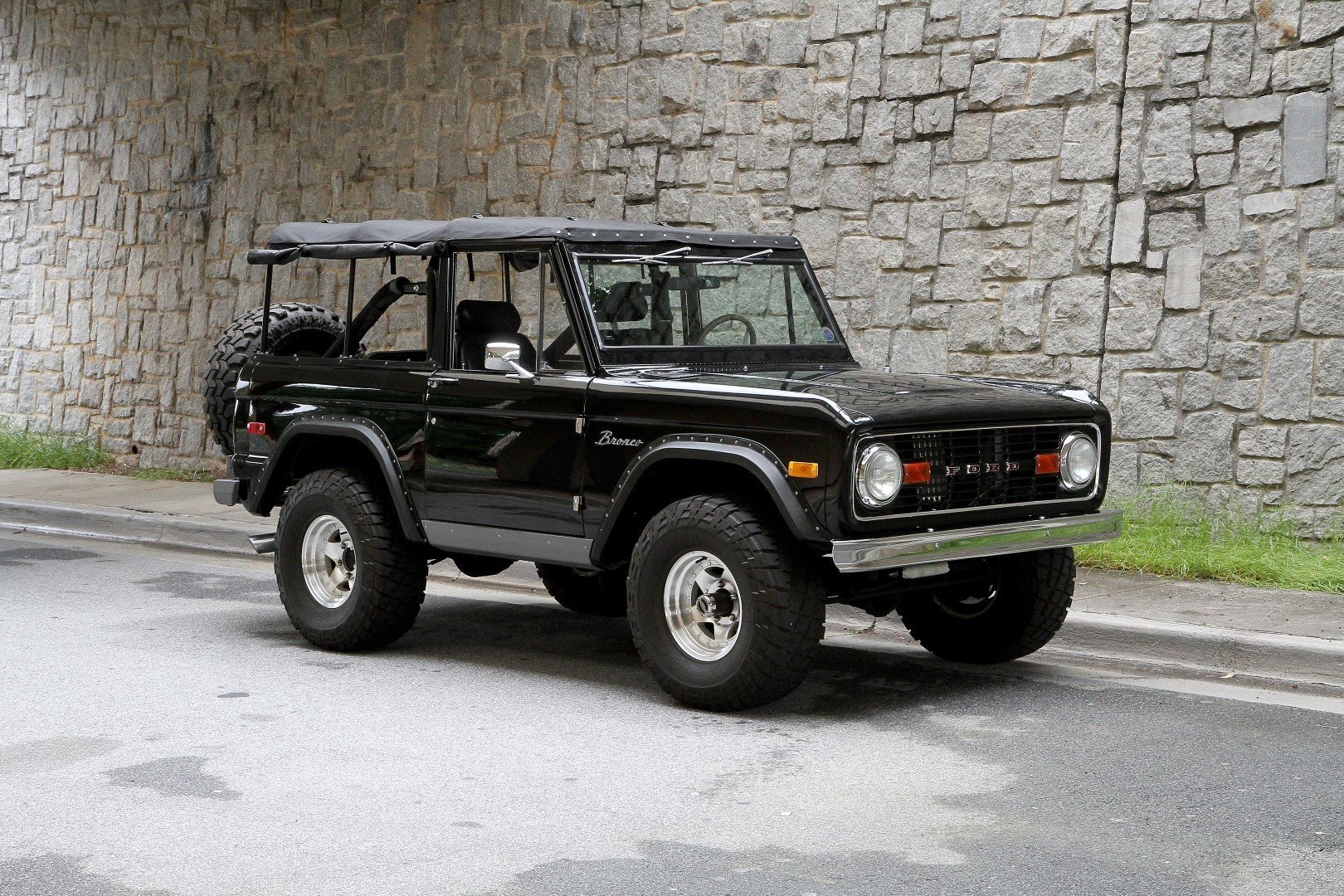 5633e6726996 hd 1973 ford bronco