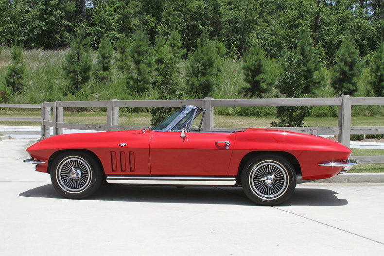 1573332cdc69 low res 1965 chevrolet corvette