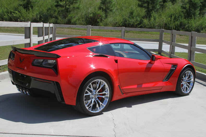 1623247f6050 low res 2015 chevrolet corvette z06 3lz