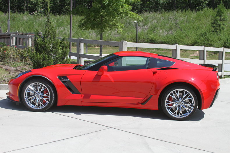 16242c57f10d low res 2015 chevrolet corvette z06 3lz