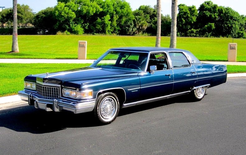 Cadillac fleetwood 1976