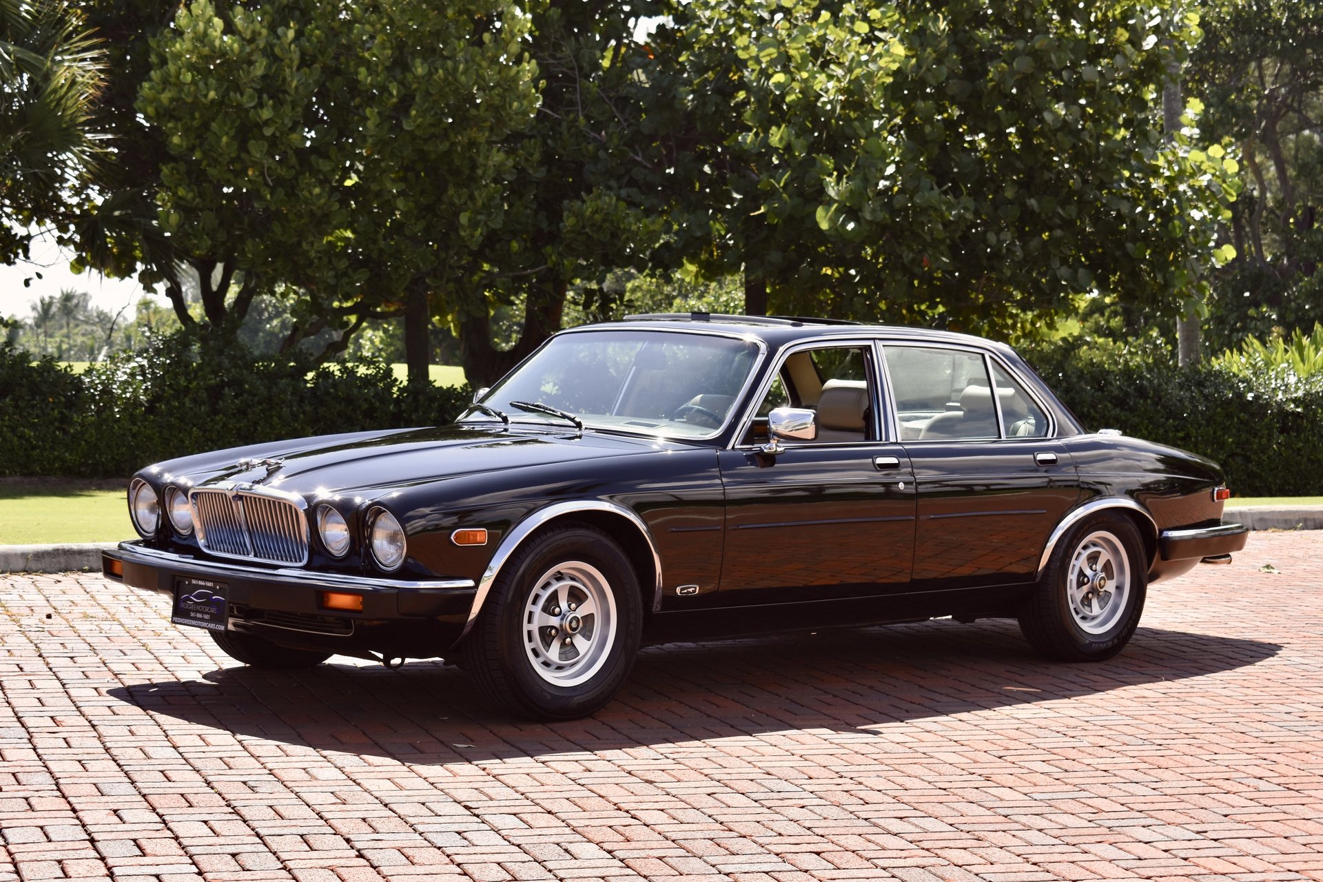 784563e64b75 hd 1987 jaguar xj12 4dr sedan