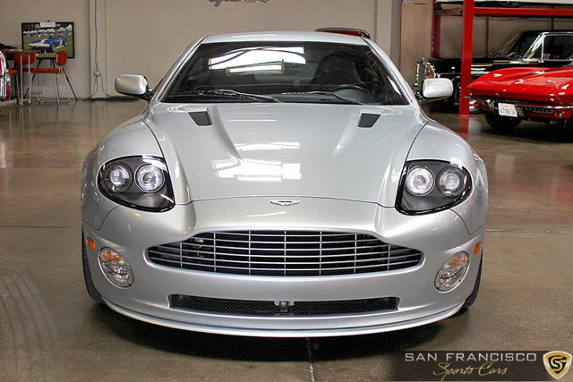 11338 2005astonmartinvanquish001