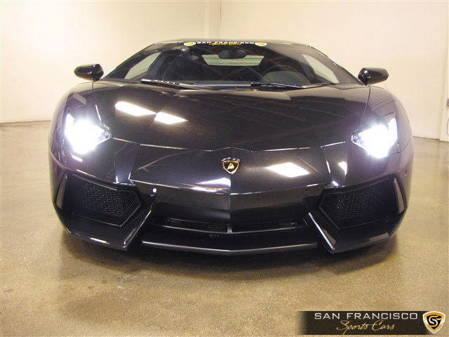 17047 2012lamborghiniaventador001