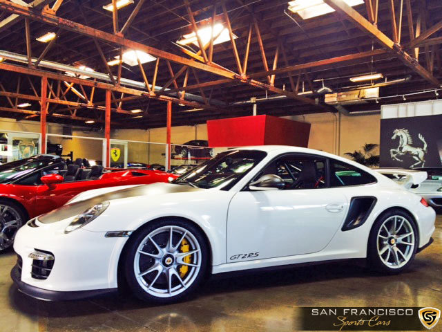 18188 2011porschegt2rs000