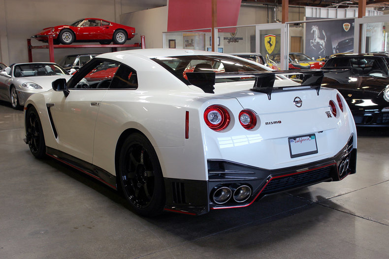 305319a2a2e95 low res 2015 nissan gt r nismo