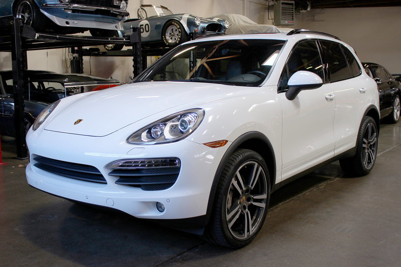 30855d31990ed low res 2013 porsche cayenne v8 s