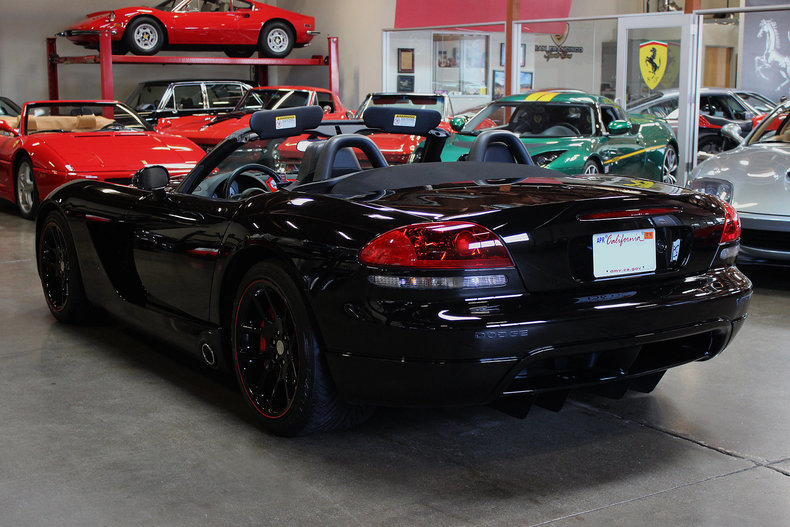 31220ed373182 low res 2004 dodge viper