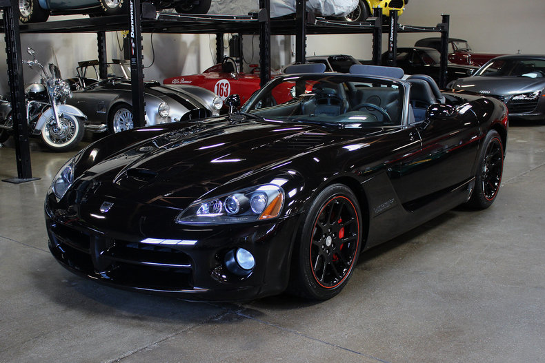 31221abe972ed low res 2004 dodge viper
