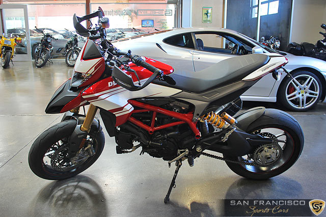 8074 6904138cf3e12016ducatihypermotard002