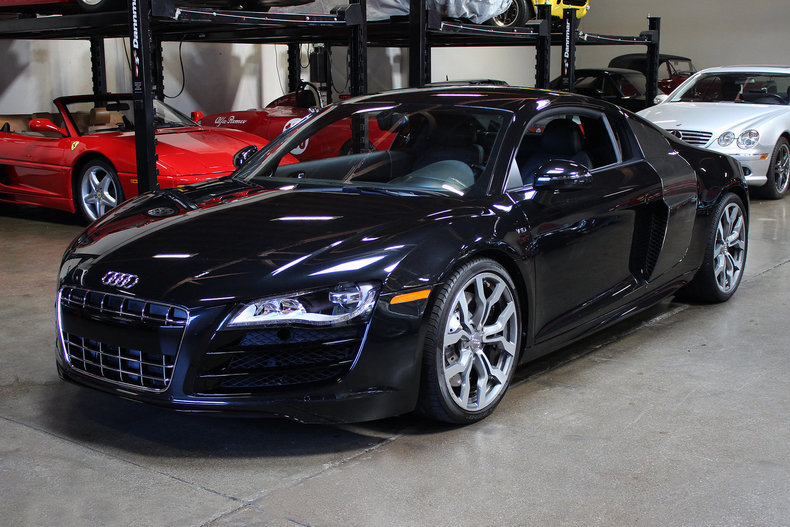 32255f40b0637 low res 2010 audi r8