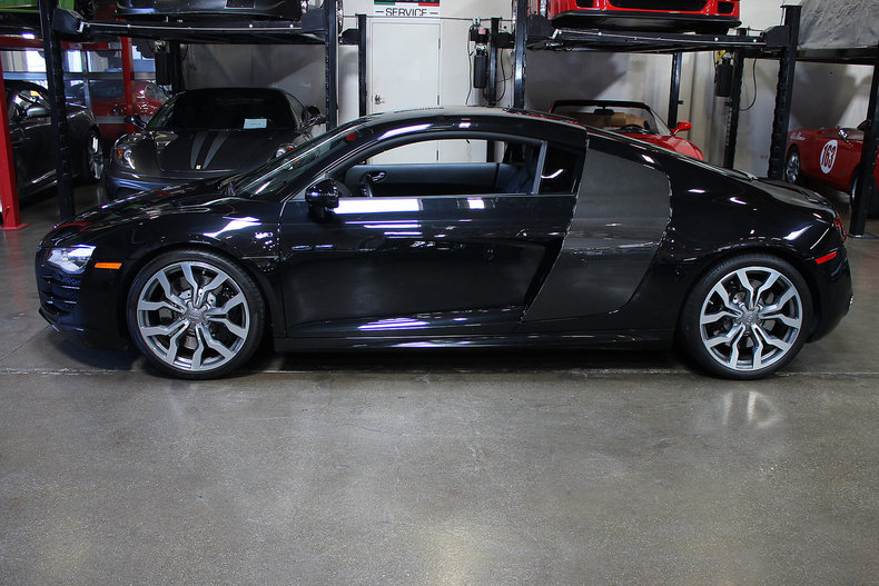 322571ea256dd low res 2010 audi r8