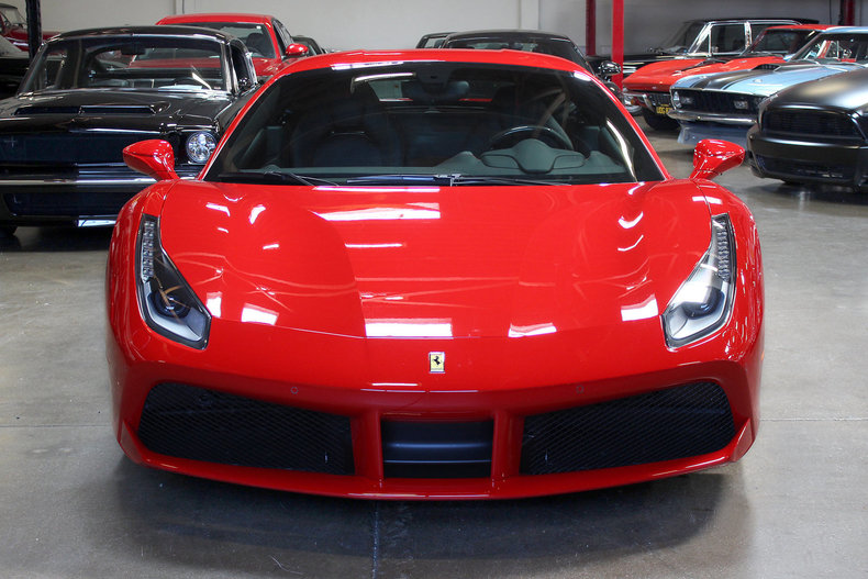 329424e5a2e72 low res 2017 ferrari 488 gtb