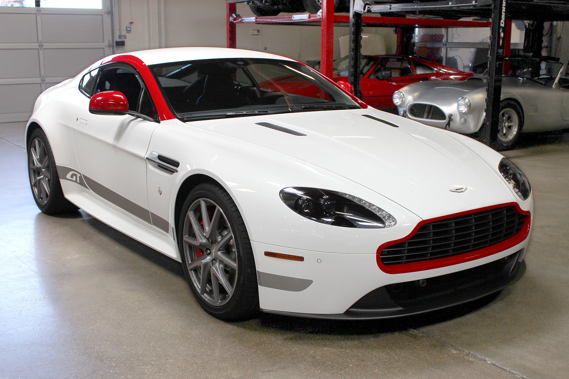 3477803f443d9 hd 2015 aston martin v8 vantage gt