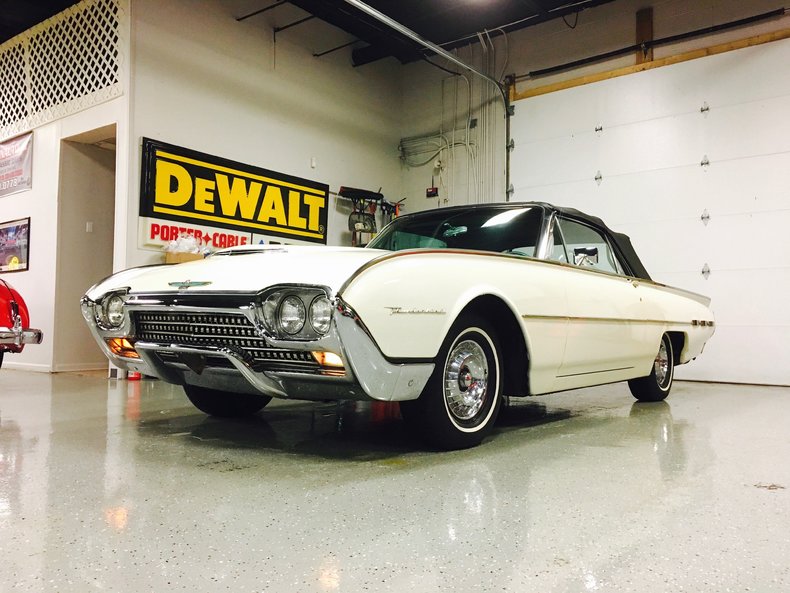 1962 Ford Thunderbird