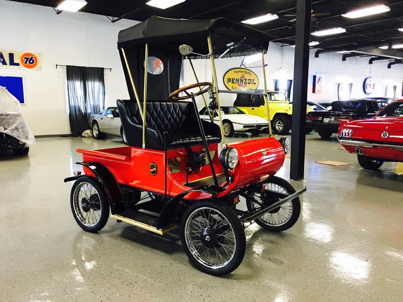 1901 Oldsmobile Horseless carriage replica