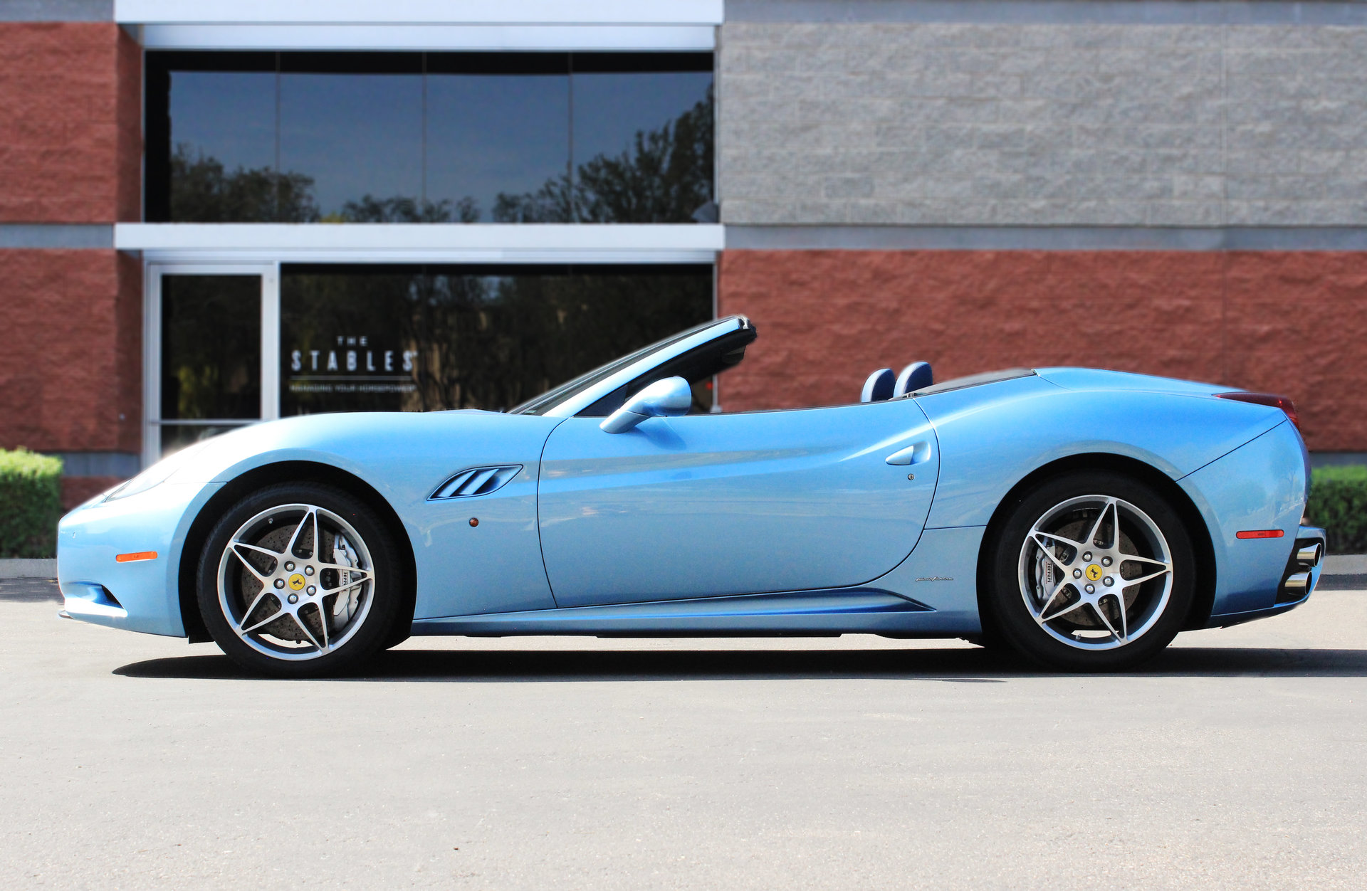 310075ec99c0 hd 2010 ferrari california