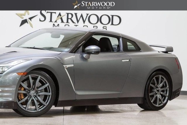 12951068bb73f low res 2015 nissan gt r premium