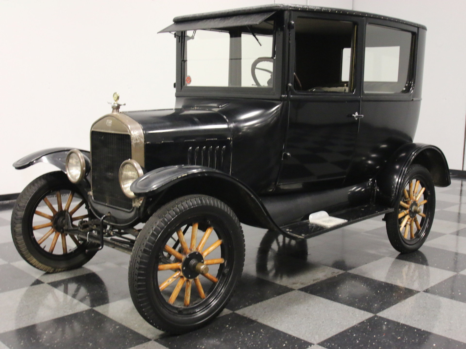 1924 Ford Model T Streetside Classics The Nation's Trusted Classic Car Consignment Dealer