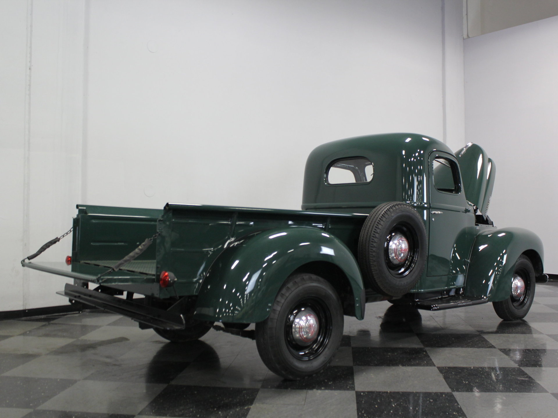 1947 International Truck Streetside Classics The Nation s Trusted