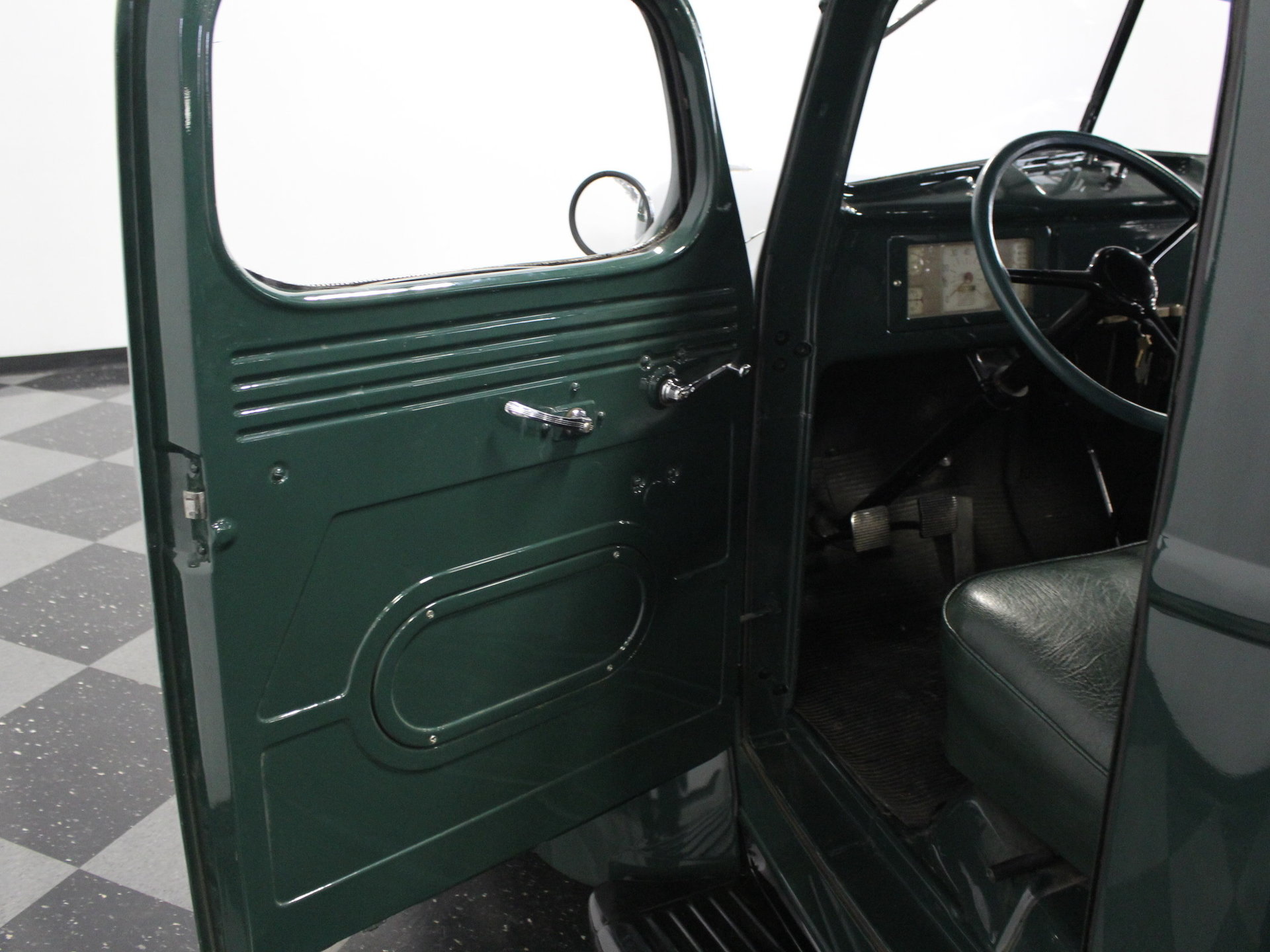 1947 International Truck Streetside Classics The Nation s Trusted