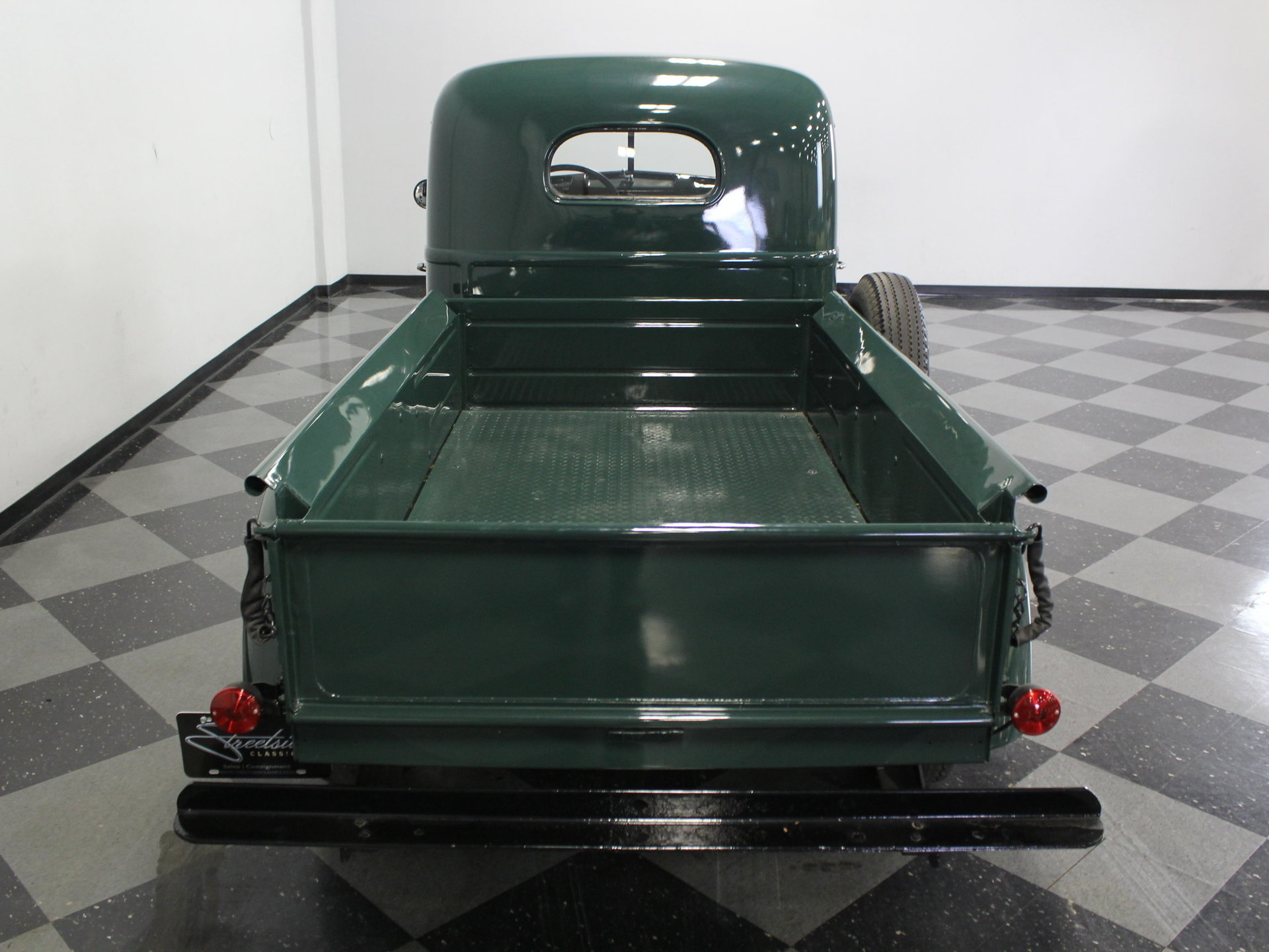 1947 International Truck Streetside Classics The Nation s Trusted