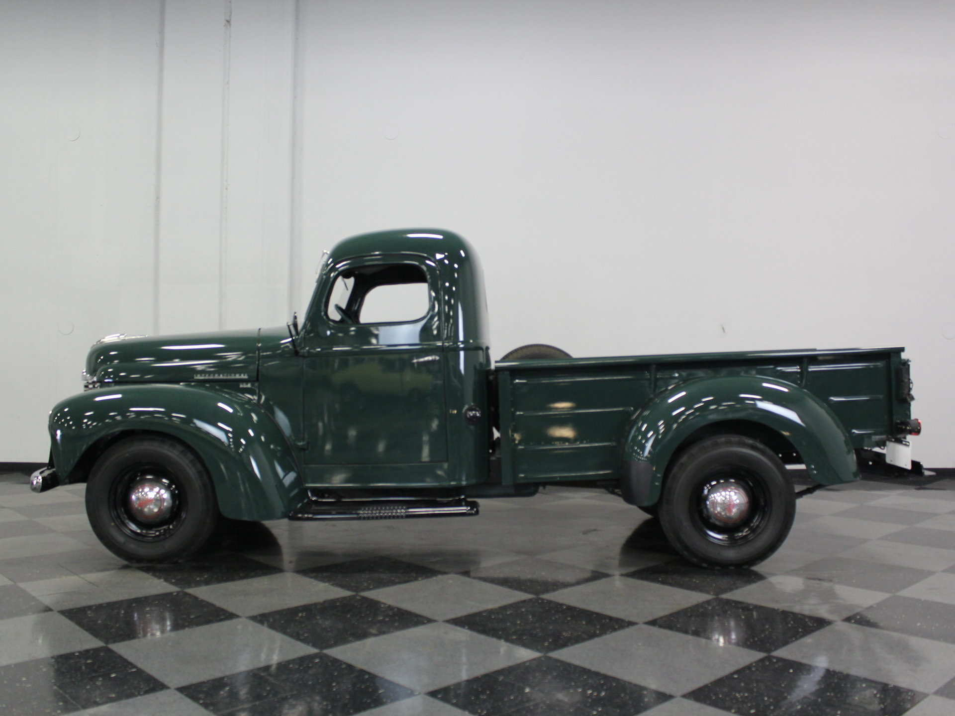 1947 International Truck Streetside Classics The Nation s Trusted