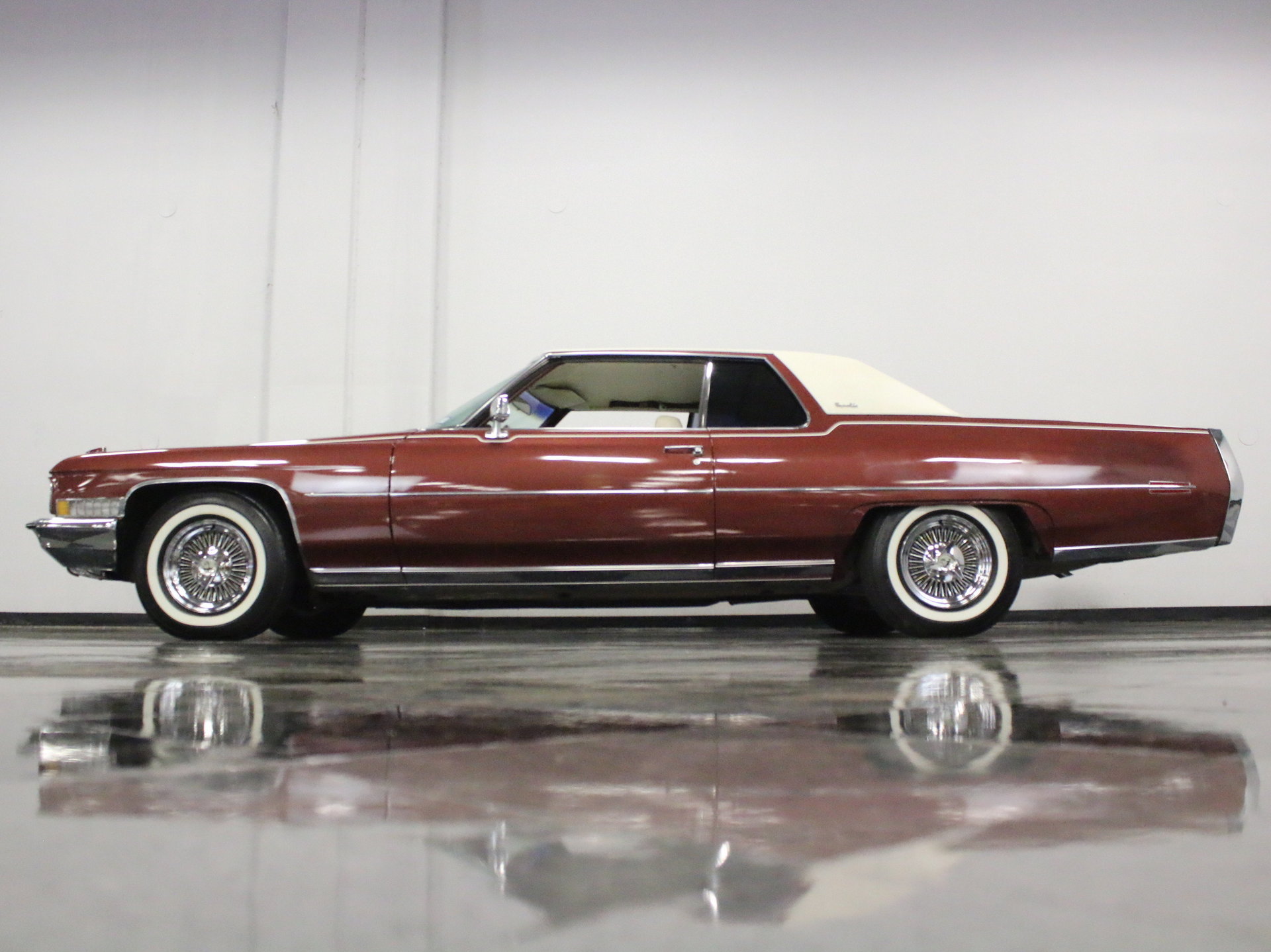 1972 Cadillac Coupe Deville Streetside Classics The