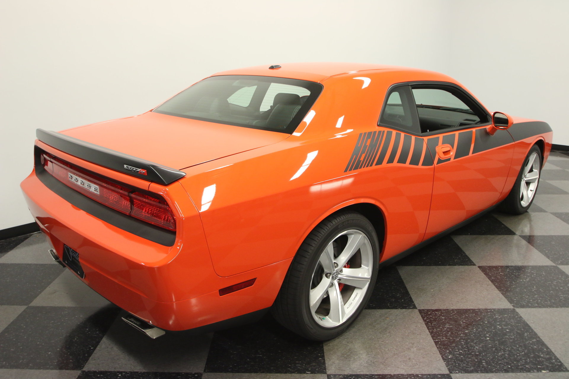 Dodge challenger srt 2008