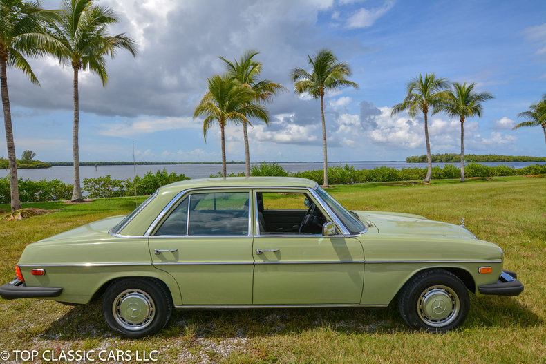 1975 Mercedes-Benz 230