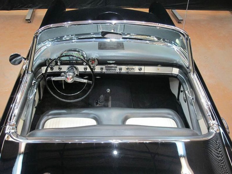 1955 Ford Thunderbird