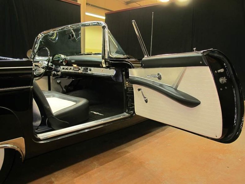 1955 Ford Thunderbird