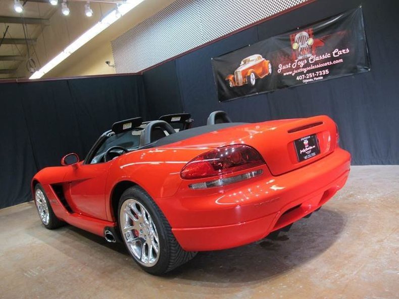 2005 Dodge Viper