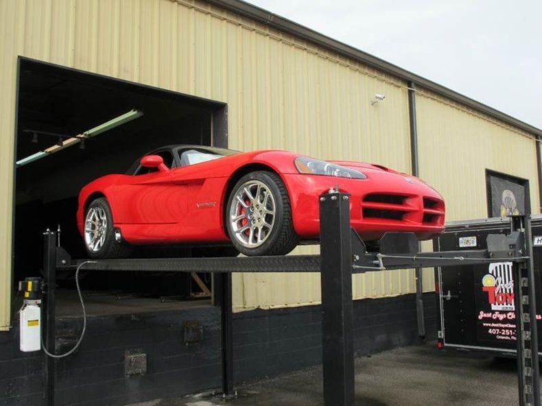 2005 Dodge Viper