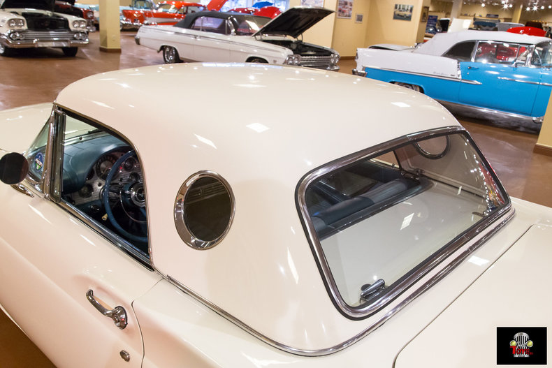 1957 Ford Thunderbird
