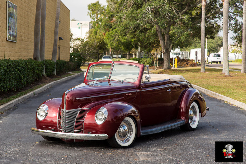 1940 Ford Deluxe