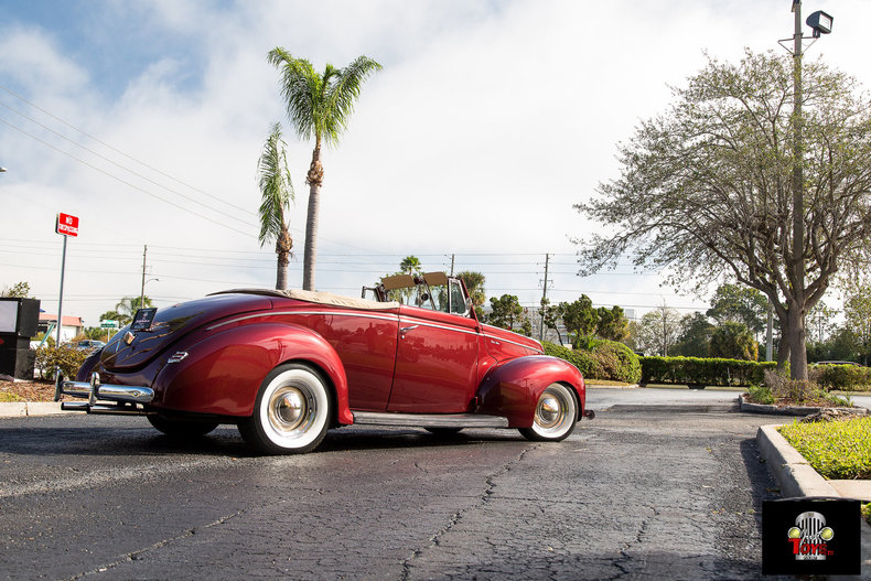 1940 Ford Deluxe