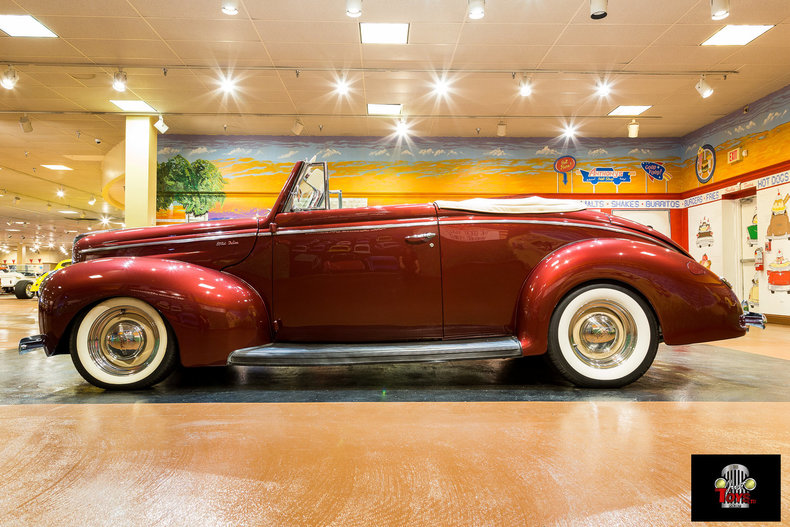 1940 Ford Deluxe