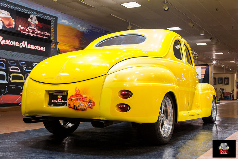 1941 Ford Deluxe