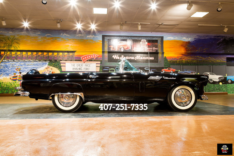 1956 Ford Thunderbird