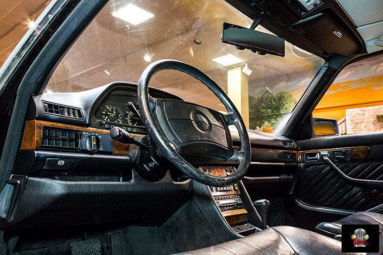 1990 Mercedes-Benz 560