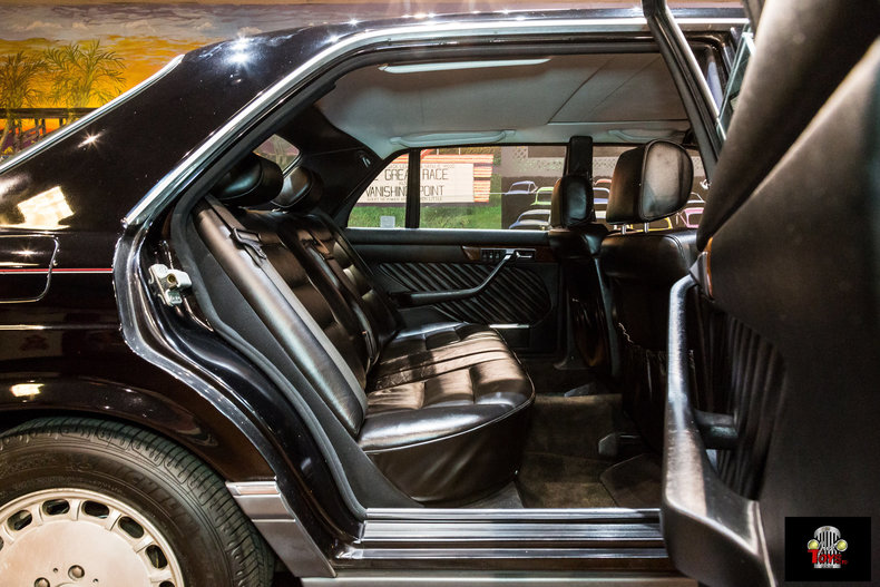 1990 Mercedes-Benz 560