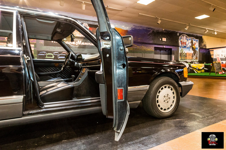 1990 Mercedes-Benz 560
